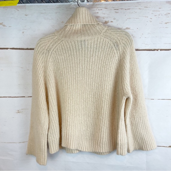 Club Monaco | Ribbed Turtleneck Sweater, M - Picture 9 of 9